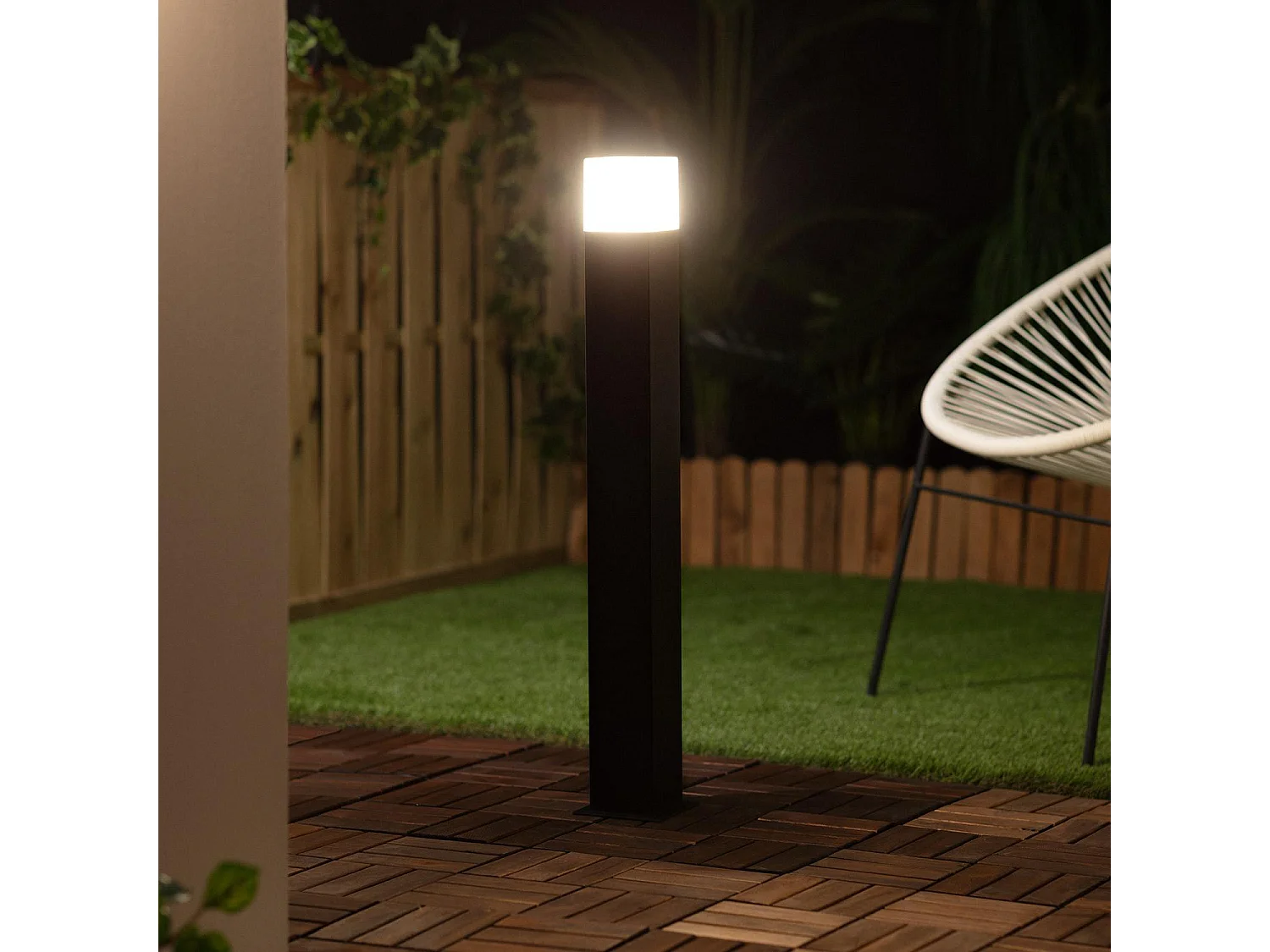 Baliza Exterior Superficie Pie 74cm Augusta Negra