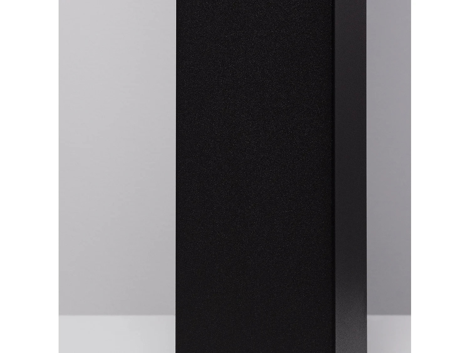 Baliza Exterior Superficie Pie 74cm Augusta Negra