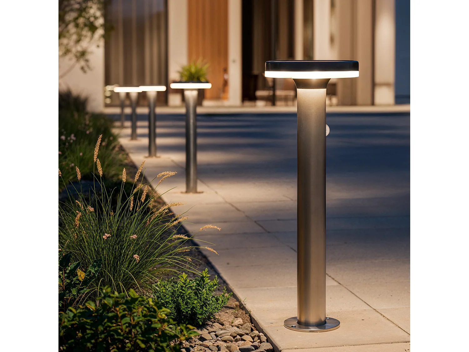 Lampioncino Solare Esterni LED 6W Superficie 45cm con Sensore di Movimiento Helios Inox 3000K Bianco Caldo