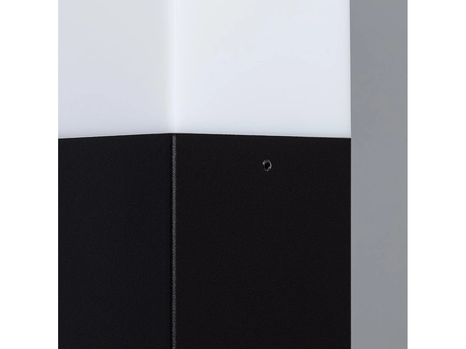 Baliza Exterior Superficie Pie 74cm con Detector de Movimiento Augusta Negra Negro