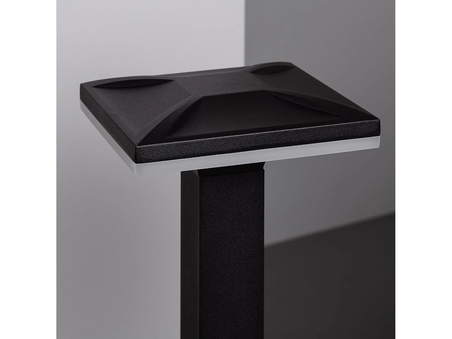 Balise LED Extérieure 12W en Saillie sur Pied 60cm Nilo 3000K Blanc chaud