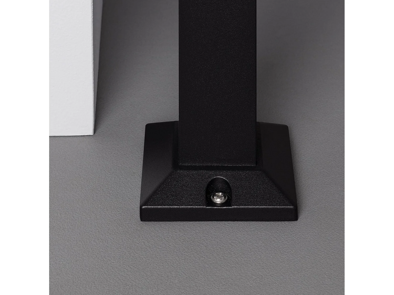 Balise LED Extérieure 12W en Saillie sur Pied 60cm Nilo 3000K Blanc chaud