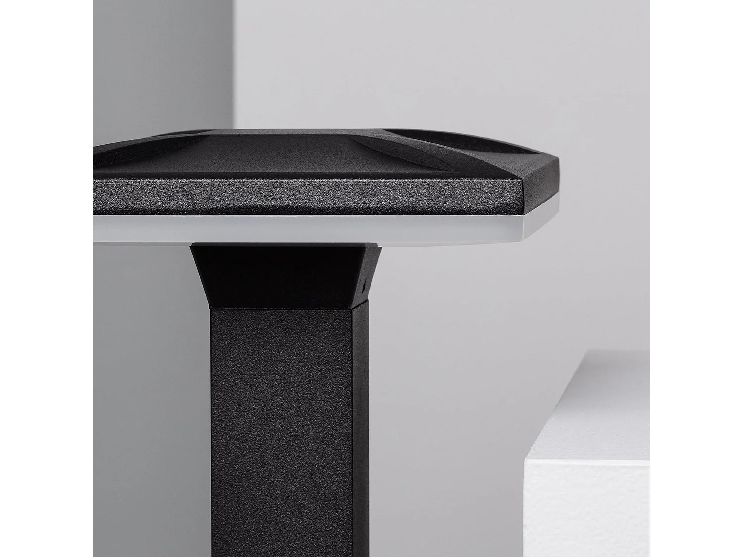 Balise LED Extérieure 12W en Saillie sur Pied 60cm Nilo 3000K Blanc chaud