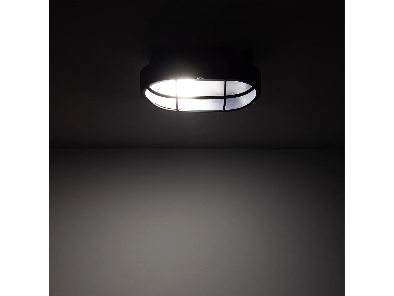 Plafoniera Ovale per Esterni 220x120 mm Griglia Nero