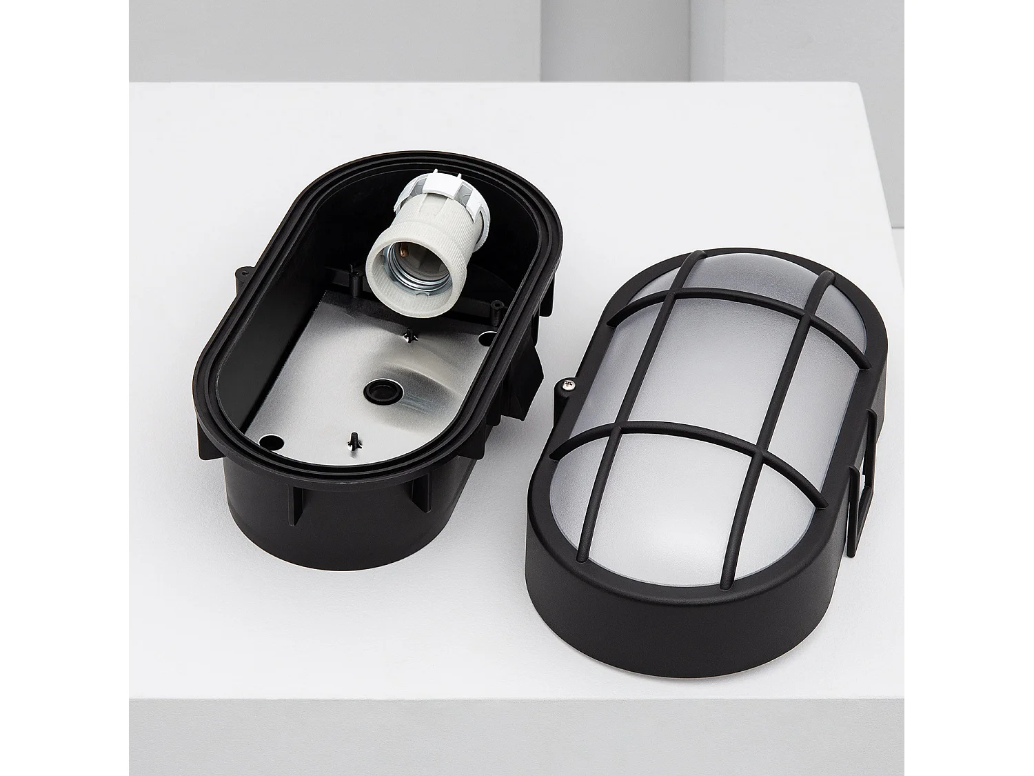 Plafoniera Ovale per Esterni 220x120 mm Griglia Nero