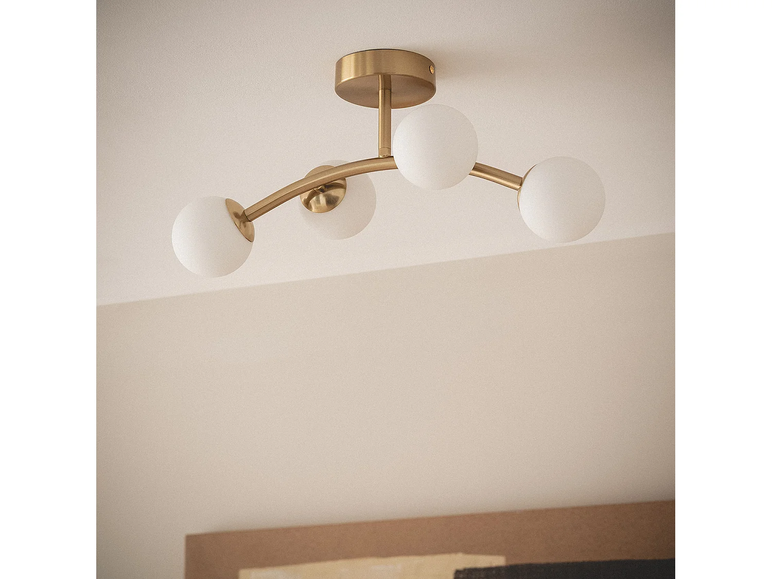 Lámpara de Techo Metal y Cristal Moonlight Brass Ovo 4 Focos Dorado