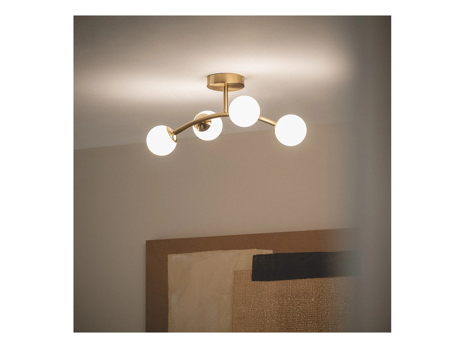 Lámpara de Techo Metal y Cristal Moonlight Brass Ovo 4 Focos Dorado