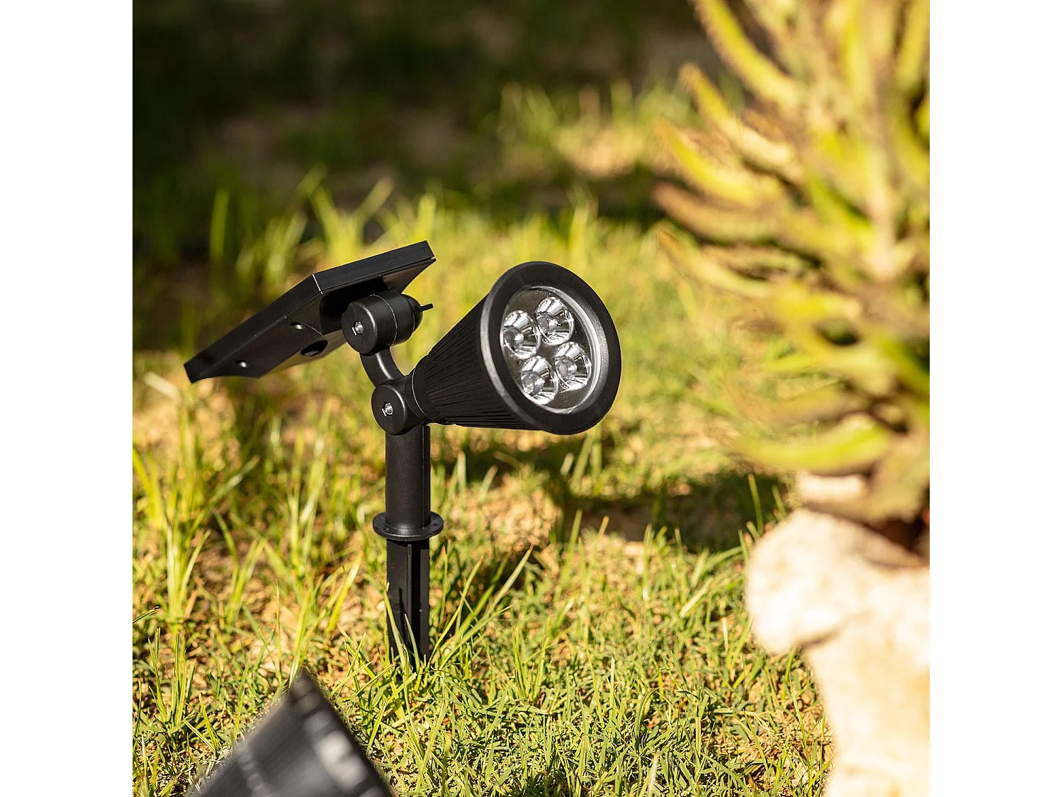 Faretto LED Solare RGBW Meillion con Picchetto IP65 RGB