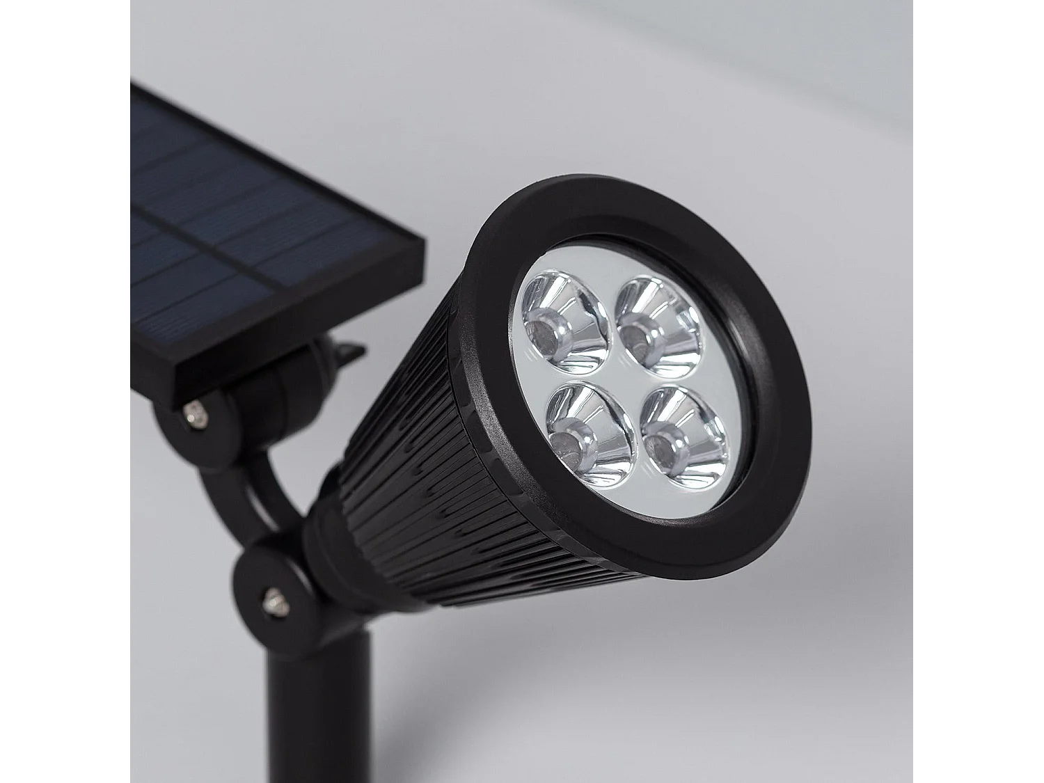 Spot LED Solaire Meillion RGB sur Piquet IP65 RGB