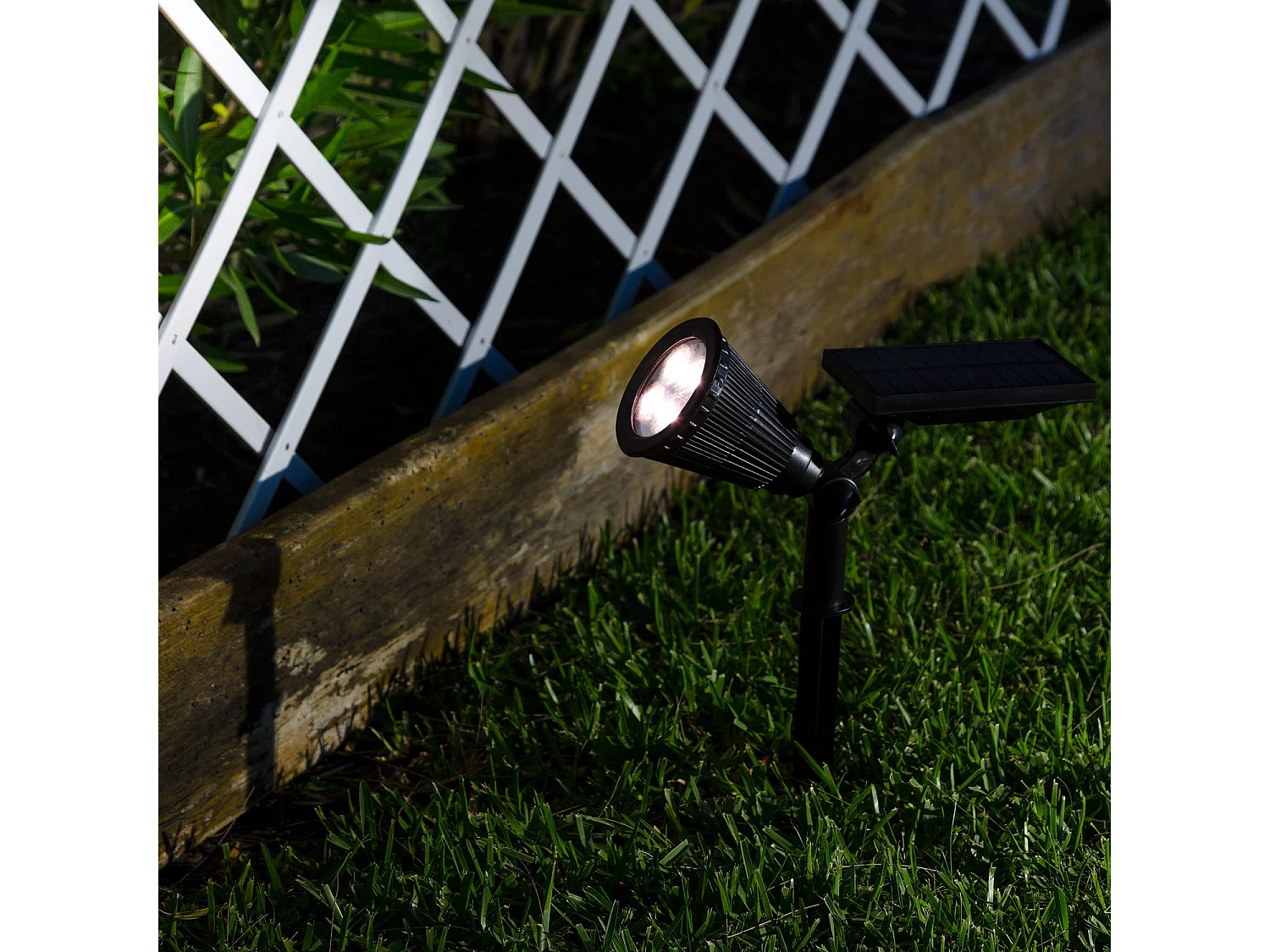Foco Solar Exterior LED con Pincho Meillion 4000K Blanco Neutro