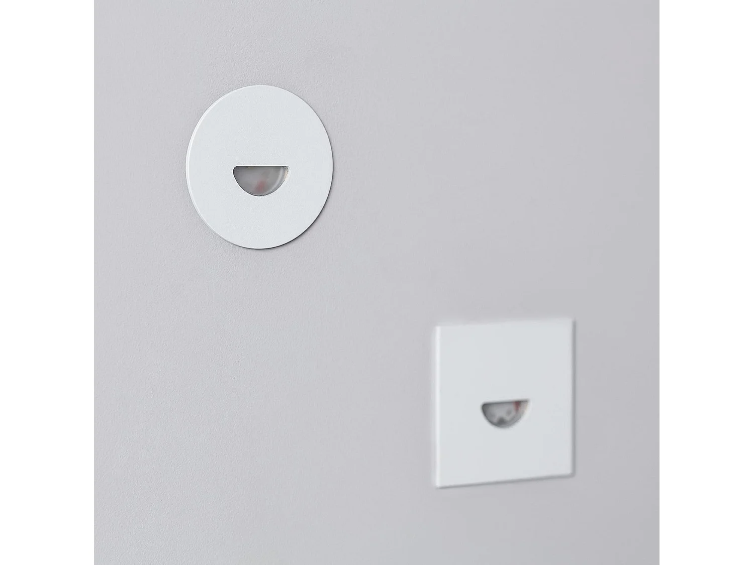 Balise LED Extérieure 2W Encastrable au Mur Carrée Guell Blanche 4000K Blanc neutre