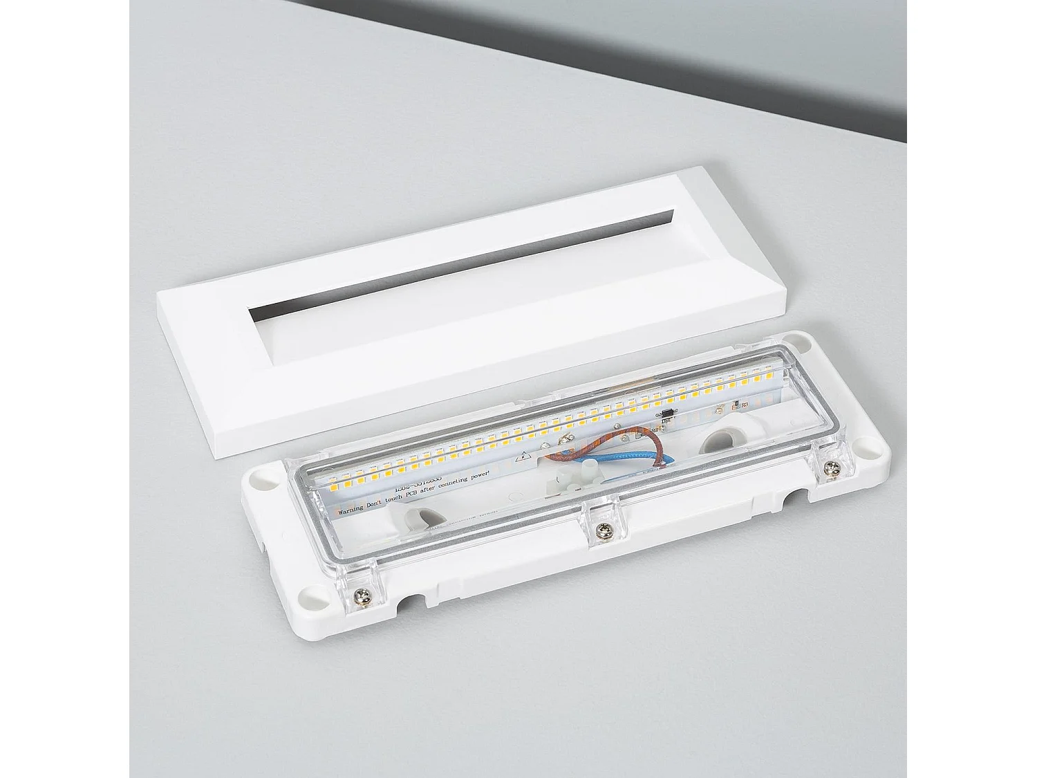 Balise LED Extérieure 2W En Saillie au Mur Rectangulaire Élide Blanche Blanc chaud  2700K