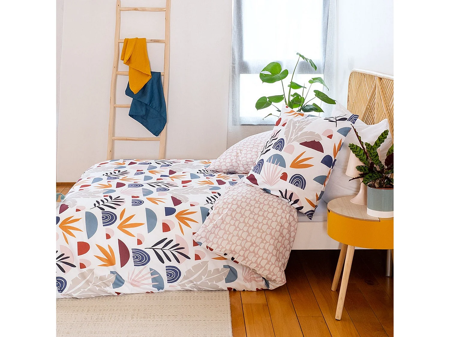 Housse de couette 240x260 + 2 taies d'oreiller 63x63 Microfibre Domy