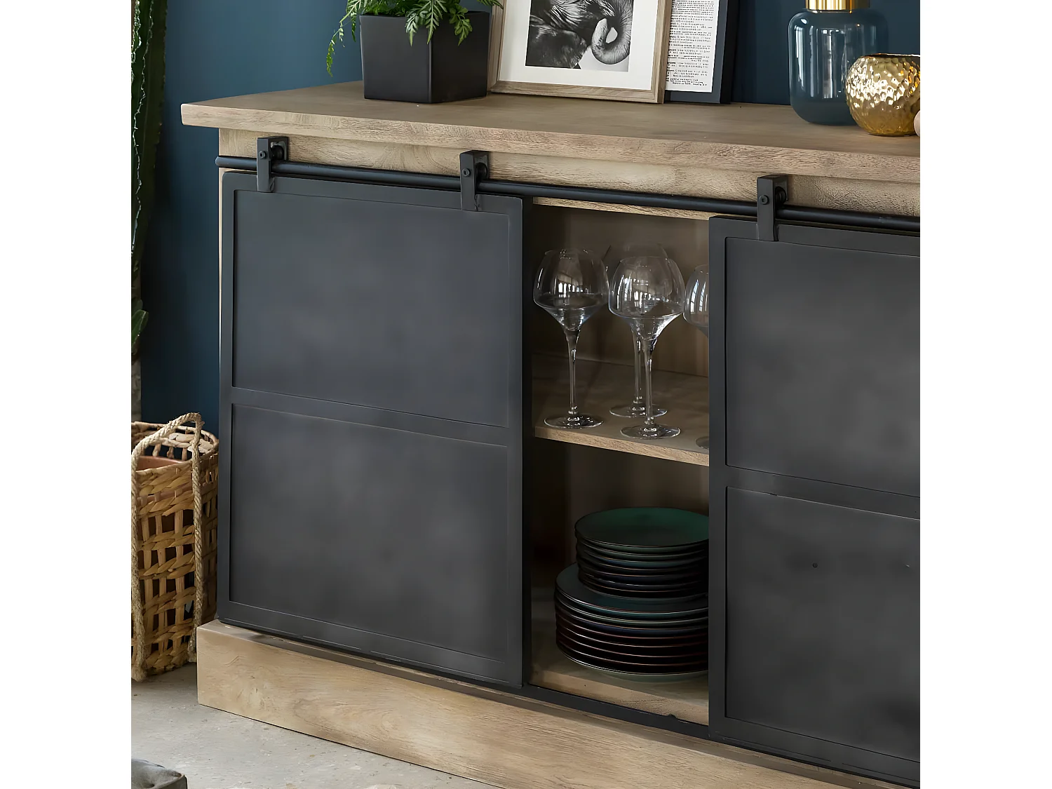 Buffet en bois de manguier brossé et métal gris foncé 4 tiroirs Helsinki