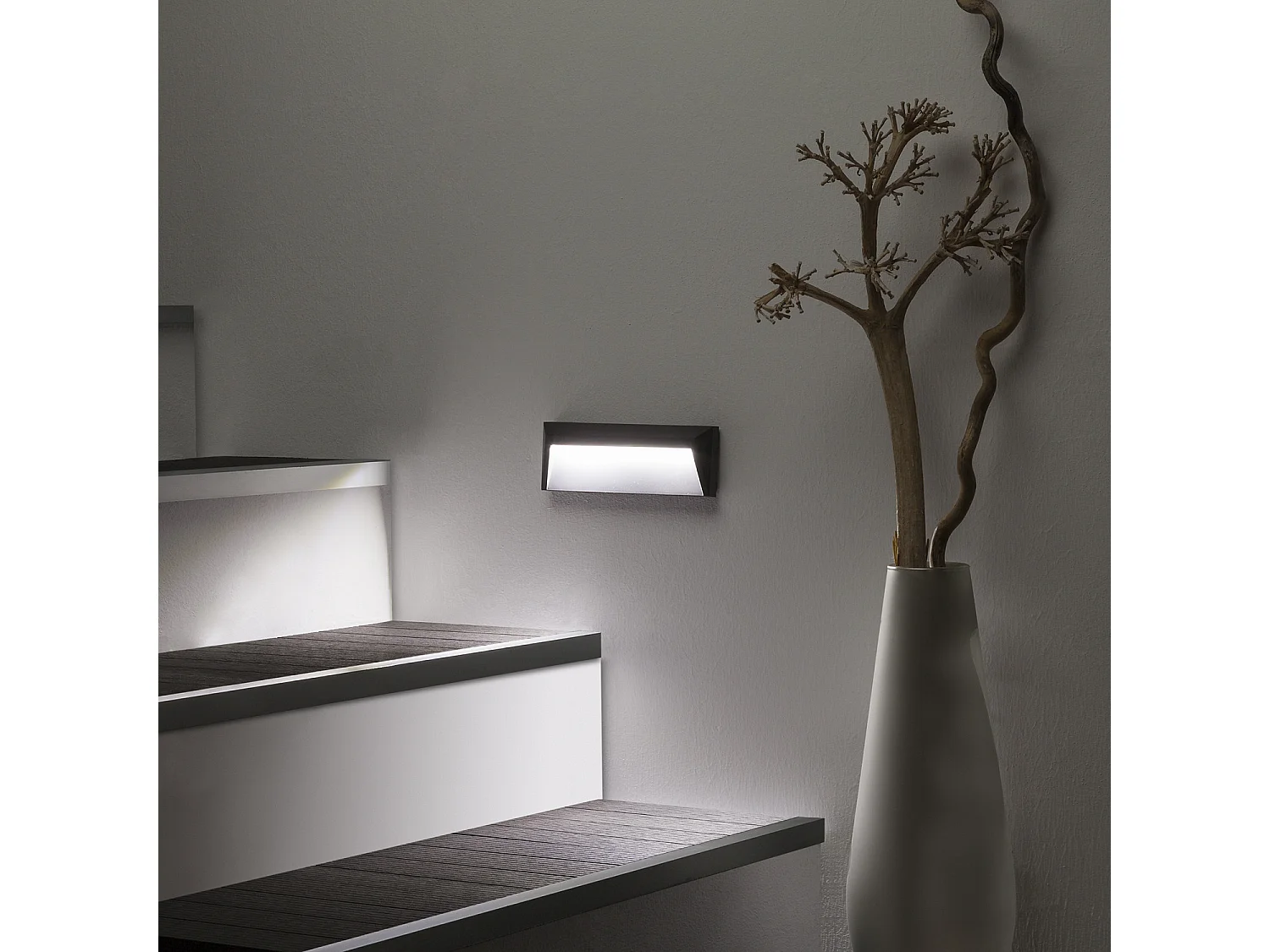Segnapasso LED da Superficie Chester IP65 2W Grigio 3000K Bianco Caldo