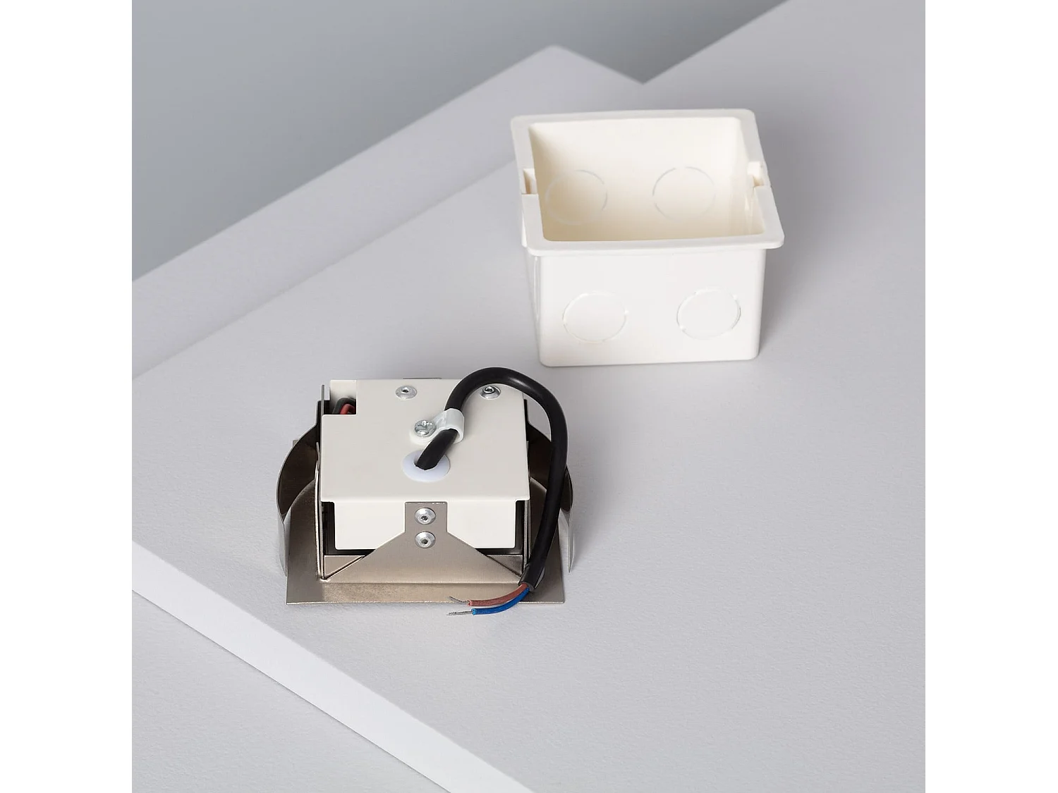 Balise Murale LED Encastrable 1.5W Larry Finition Acier  5000K Blanc froid