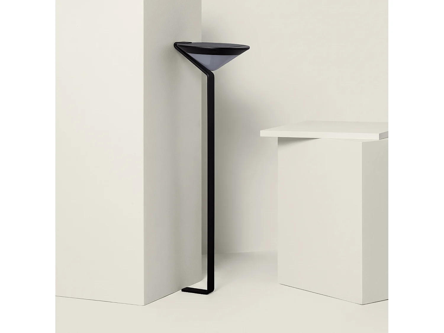 Lampioncino LED Solare Yuma con Sensore di Movimento Radar IP65 80cm 5000K Bianco Freddo