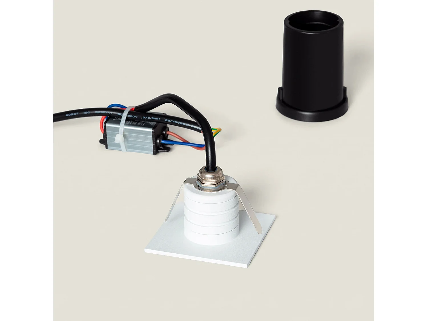 Baliza Exterior LED 2W Empotrable Aluminio Pared Cuadrado Blanco Guell 2700K Blanco Cálido