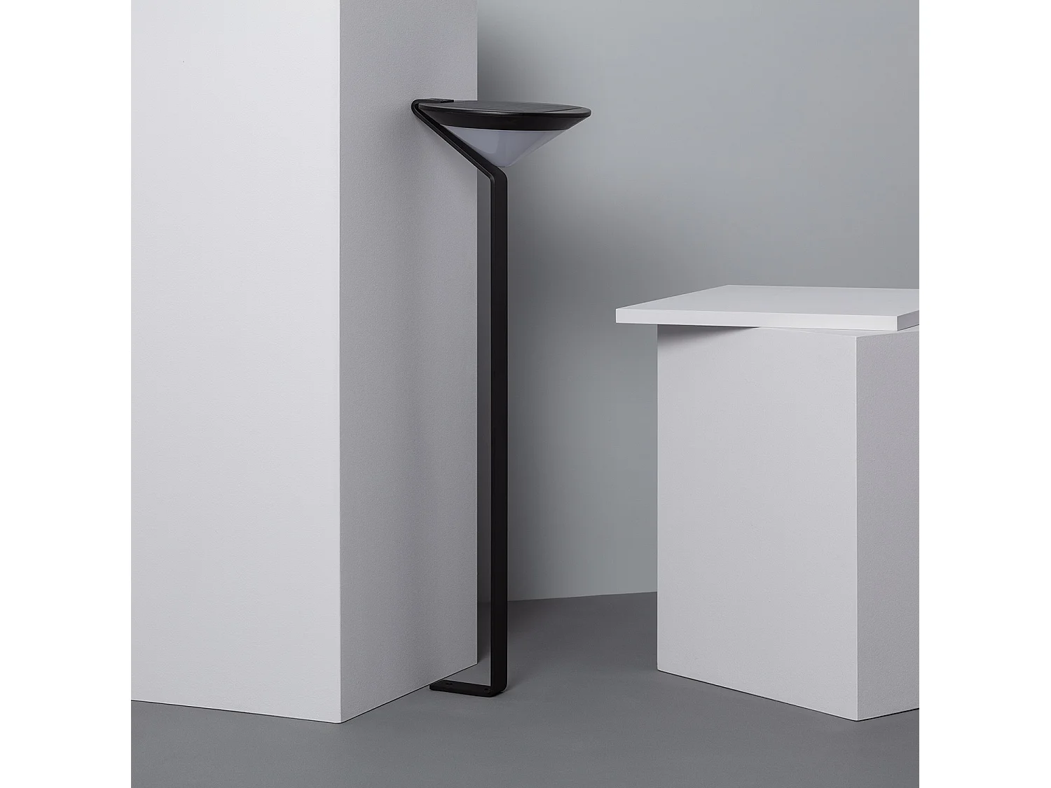 Balise LED Solaire Extérieure en Saillie sur Pied 80cm Yuma Big avec Détecteur Mouvement Radar  2700K Blanc chaud