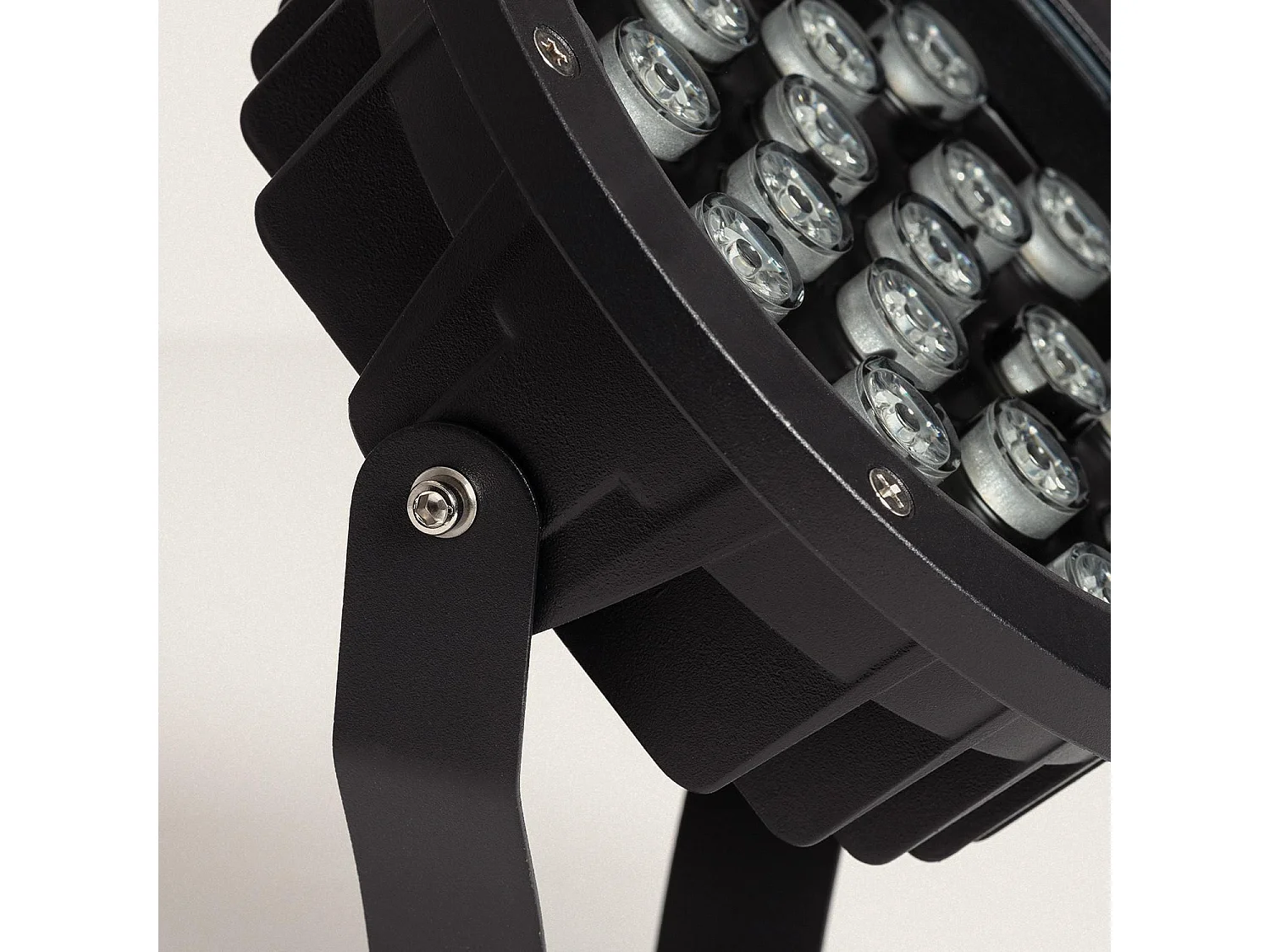 Spot Extérieur LED 24W IP67 Colmar sur Piquet 3000K Blanc chaud