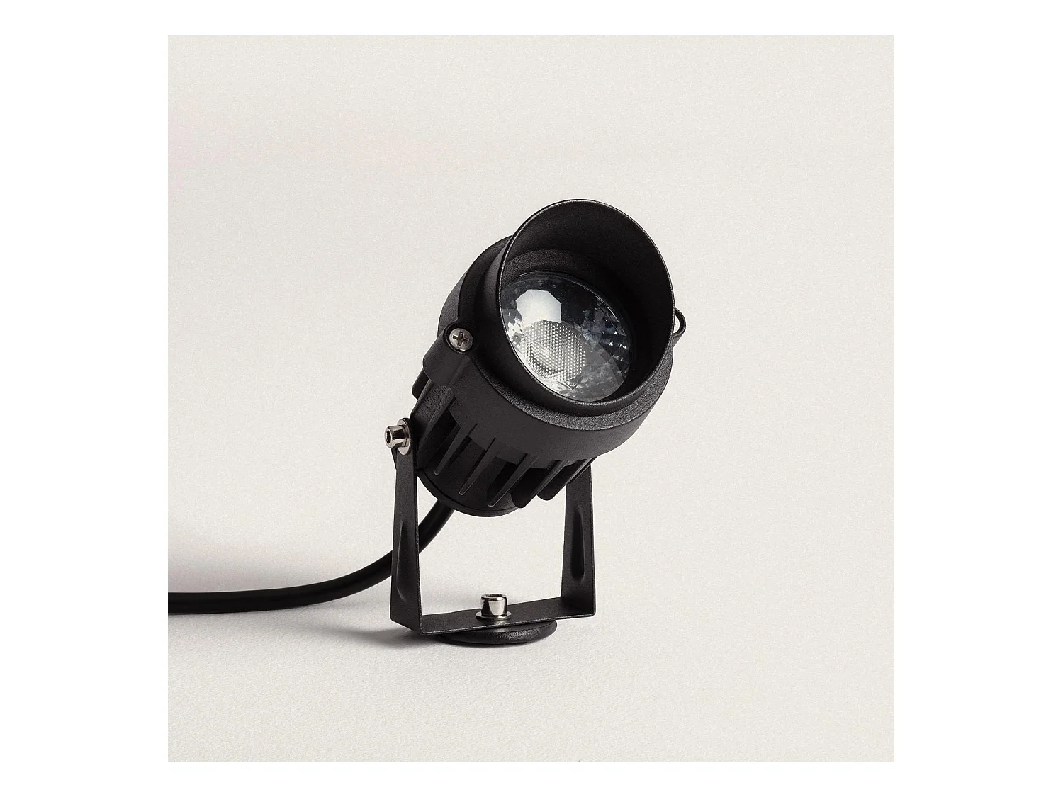 Spot LED Extérieur 7W Vetusta sur Piquet  2700K Blanc chaud