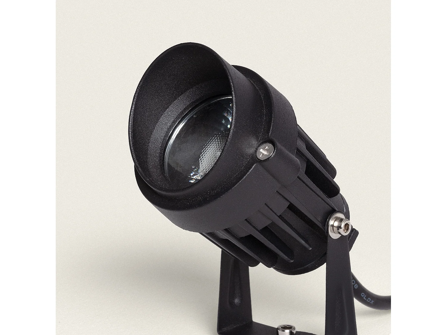 Spot LED Extérieur 7W Vetusta sur Piquet  2700K Blanc chaud