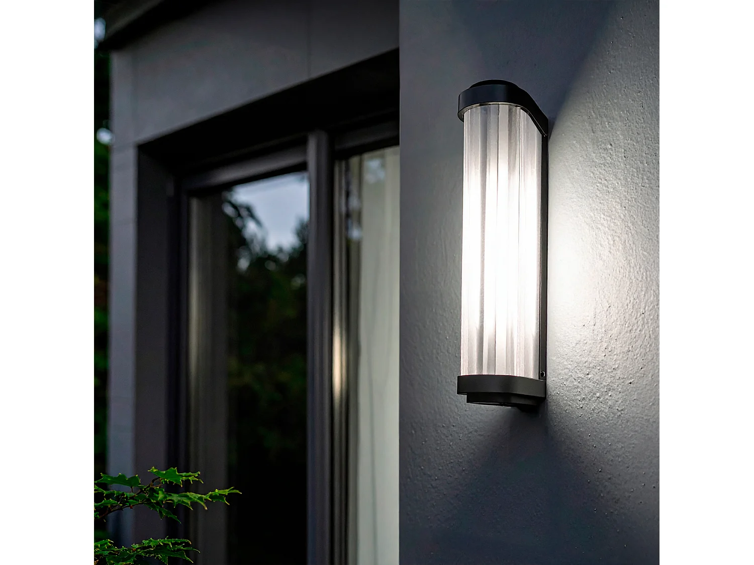 Aplique de Pared Exterior Cristal Peridot Negro