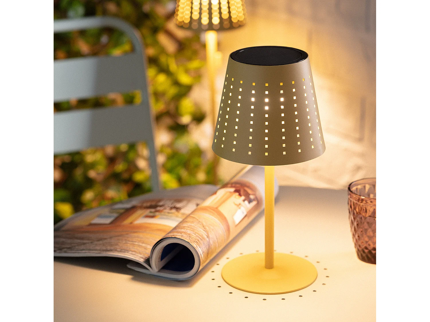 Lampada da Tavolo Solare per Esterni LED 3W Portatile con Batteria USB Ricaricabile Banate Giallo sabbia