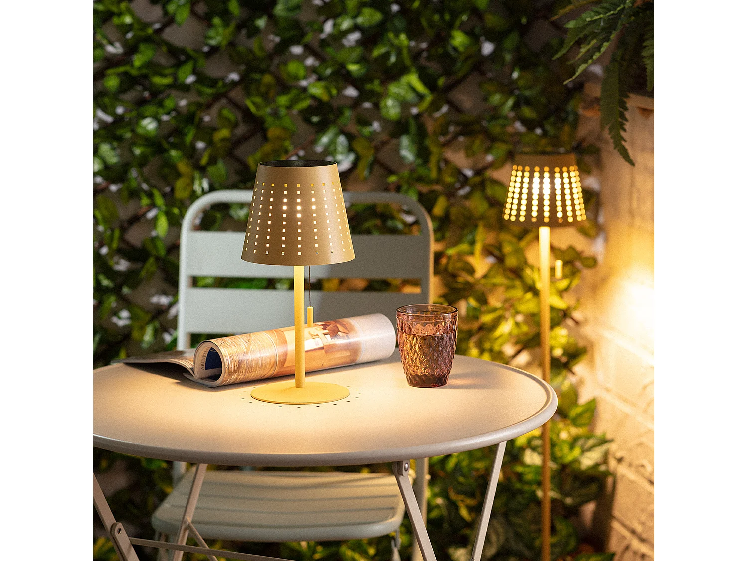 Lampada da Tavolo Solare per Esterni LED 3W Portatile con Batteria USB Ricaricabile Banate Giallo sabbia