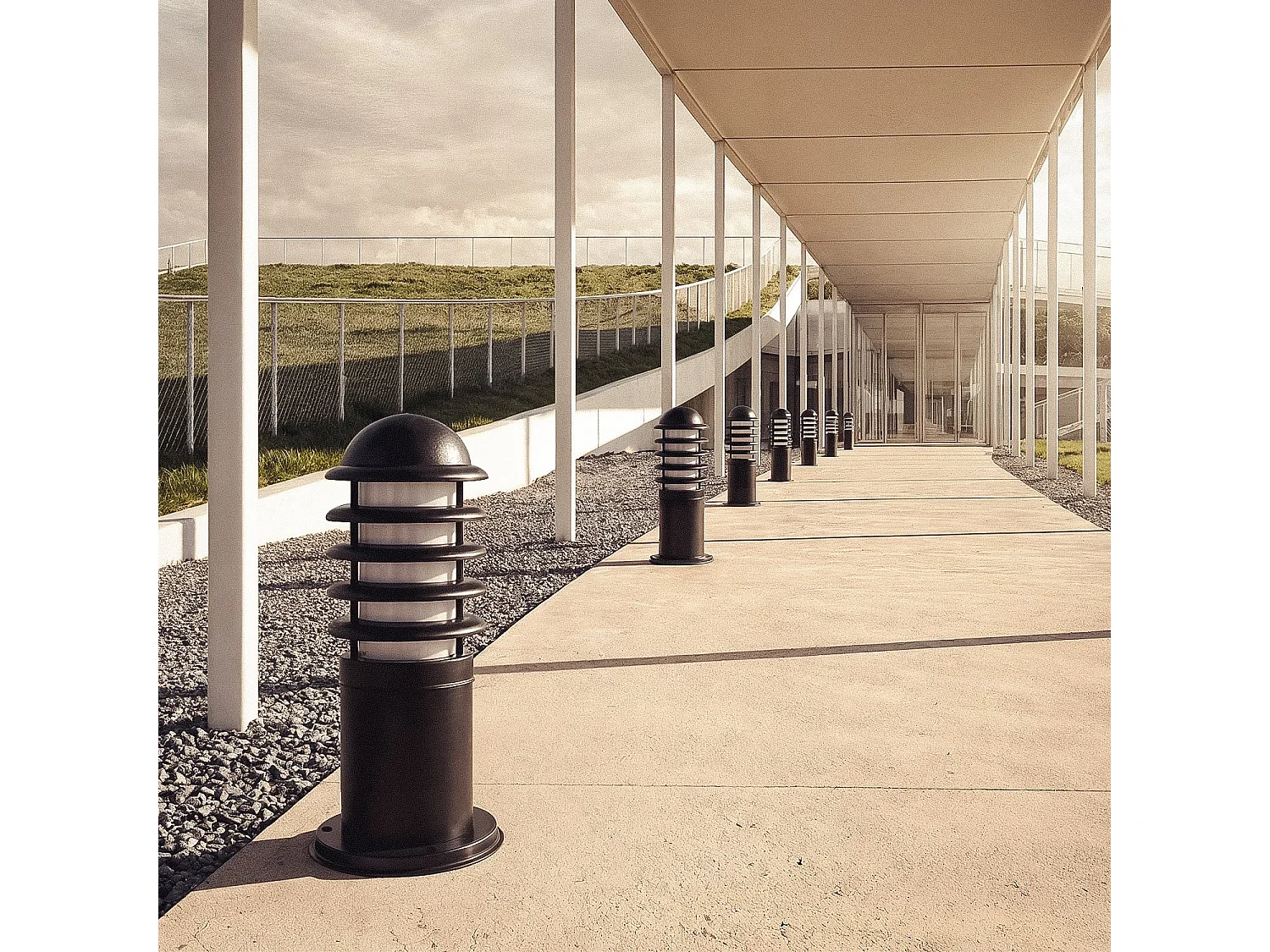 Balise Extérieure en Saillie sur Pied 40cm Guisa Noir