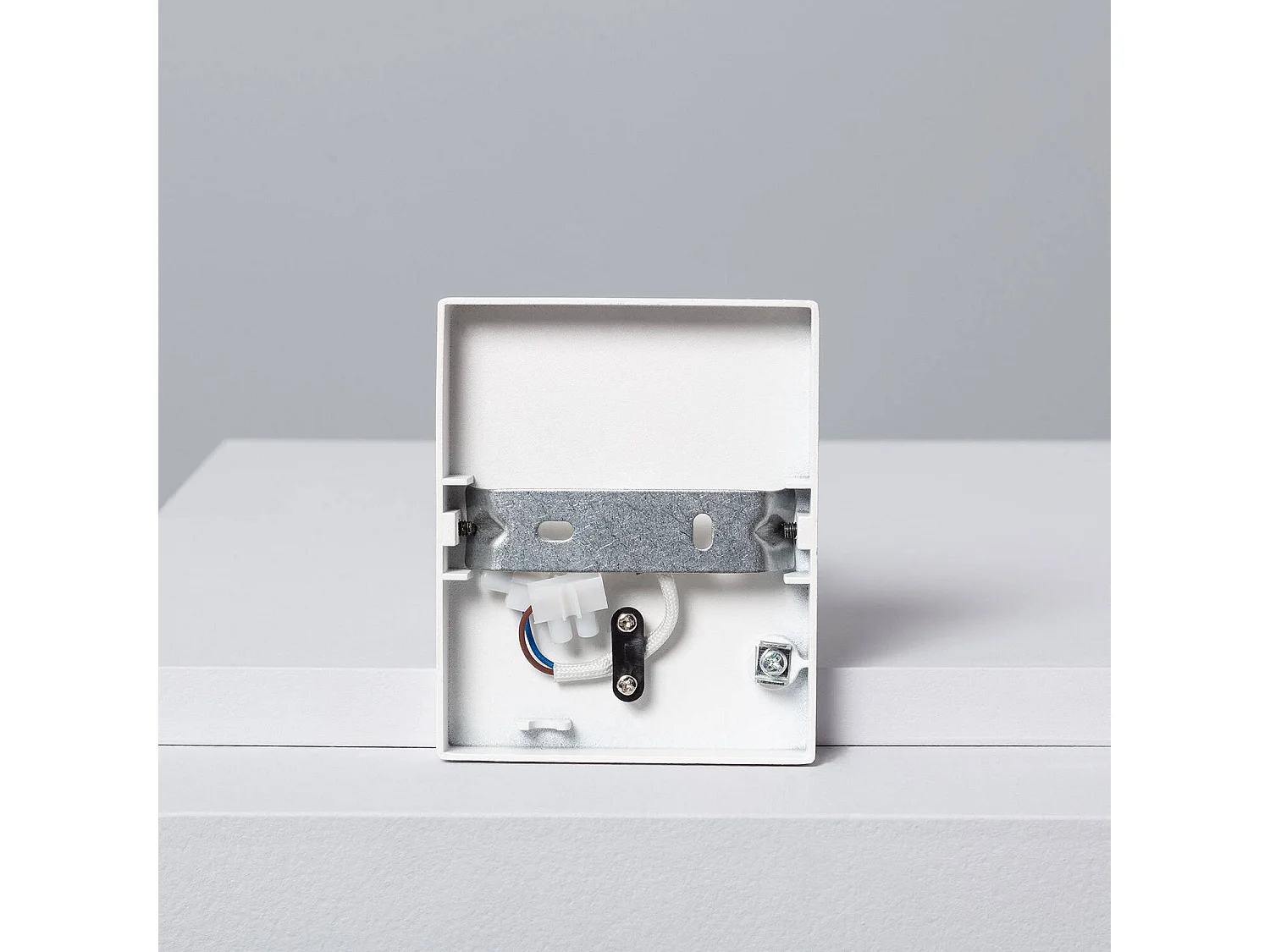 Spot à Douille en Saillie Orientable Aluminium Gylu à Ampoule GU10 Blanc