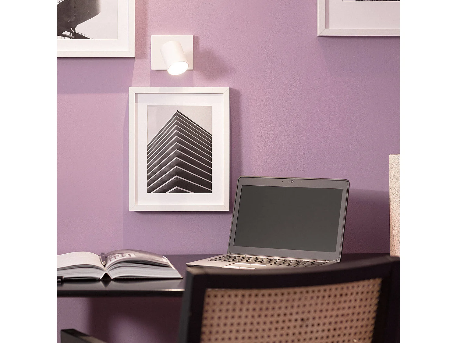 Spot à Douille en Saillie Orientable Aluminium Gylu à Ampoule GU10 Blanc