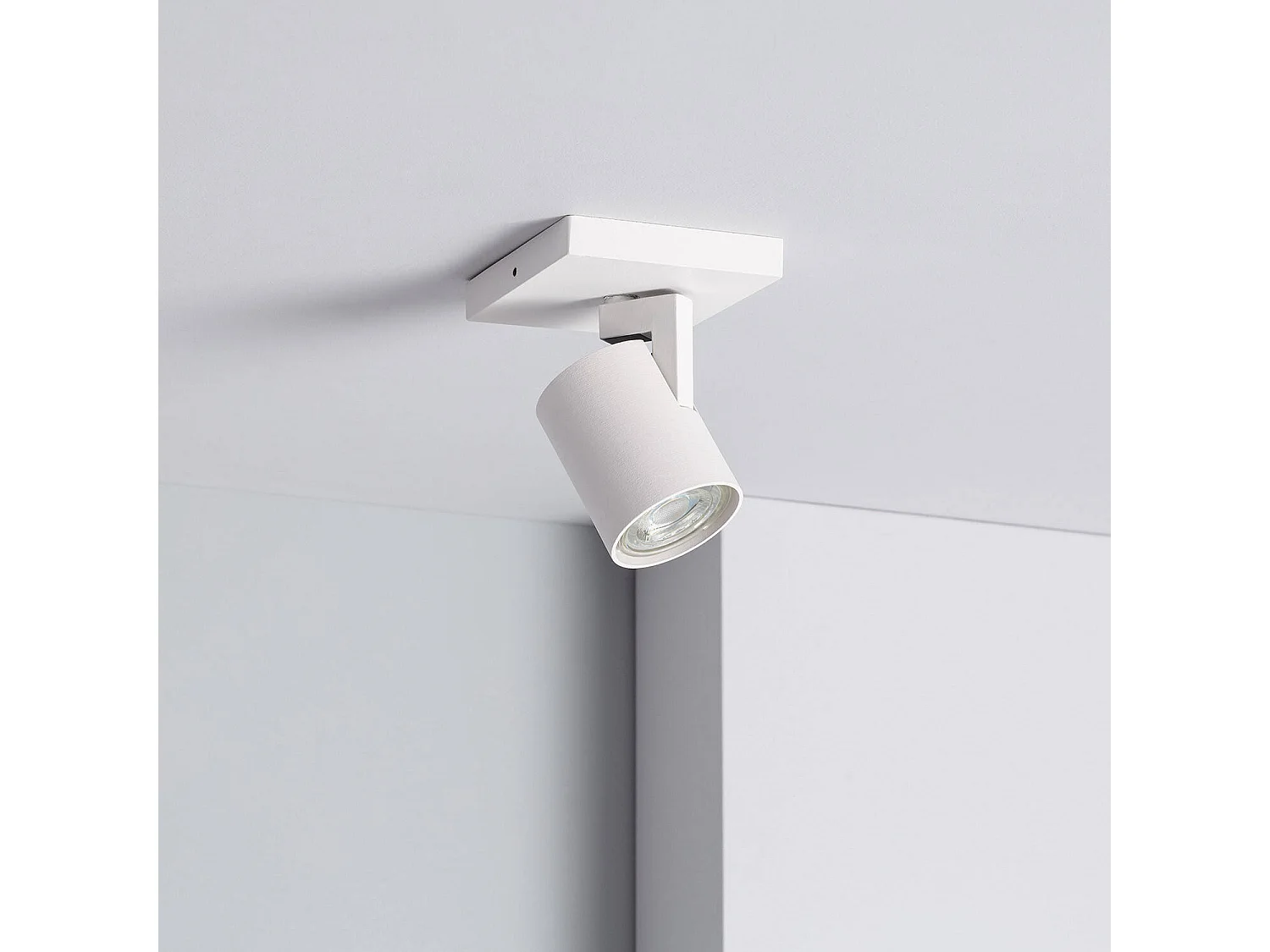 Spot à Douille en Saillie Orientable Aluminium Gylu à Ampoule GU10 Blanc