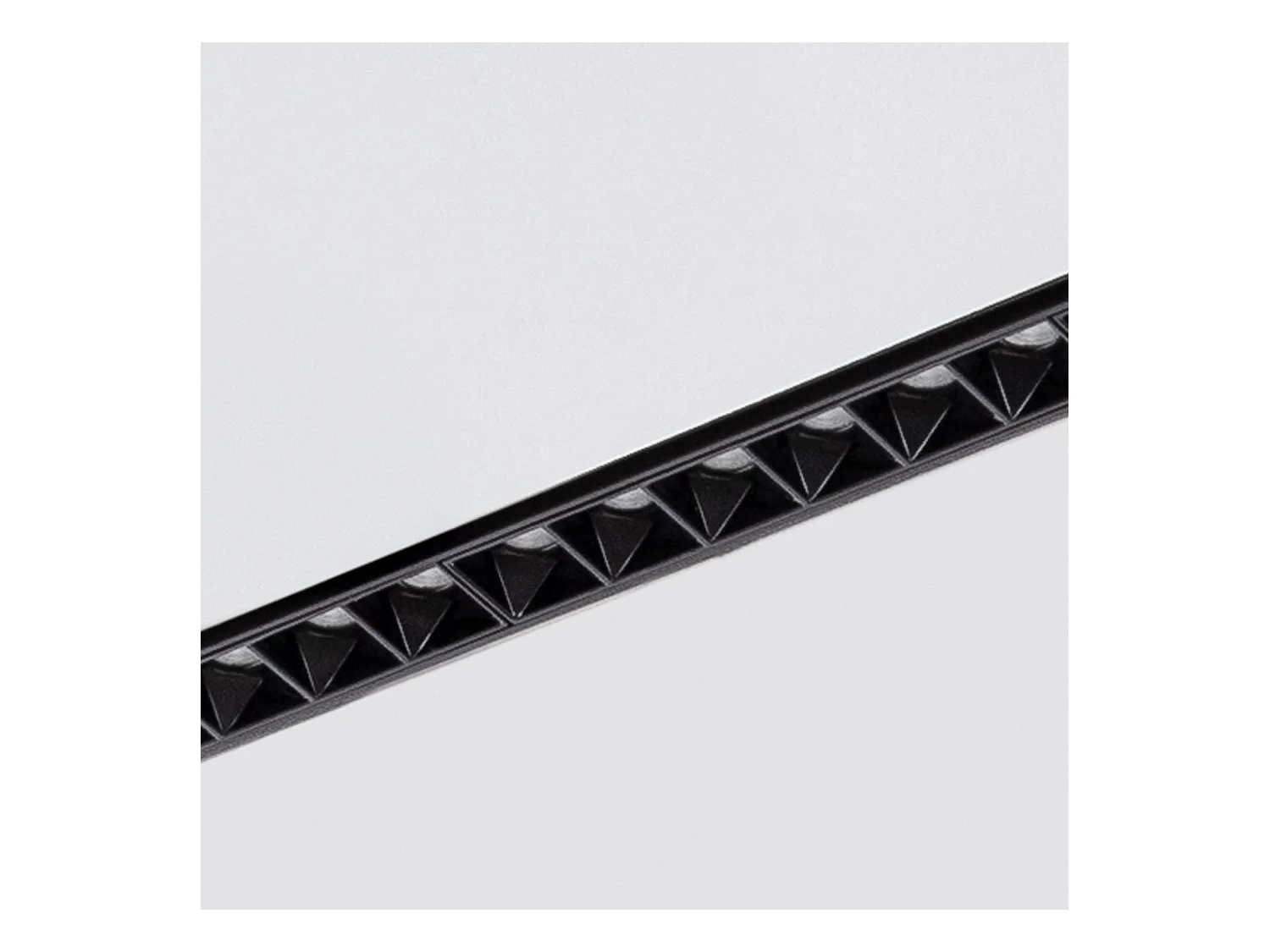 Spot Linéaire LED sur Rail Magnétique 20mm 30W 48V  4000K Blanc neutre