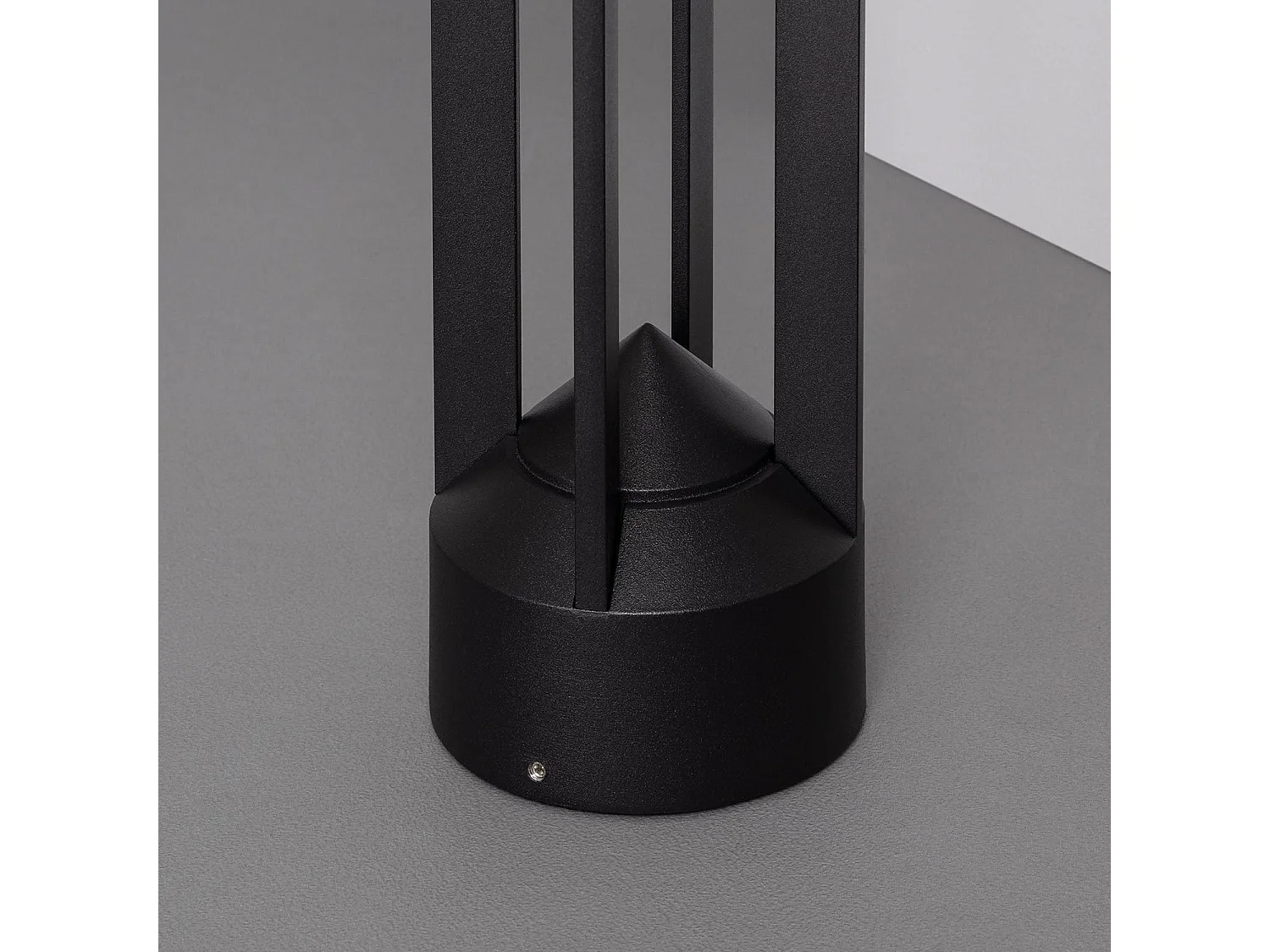 Balise LED Extérieure 7W en Saillie sur Pied 60cm Tactic 3000K Blanc chaud