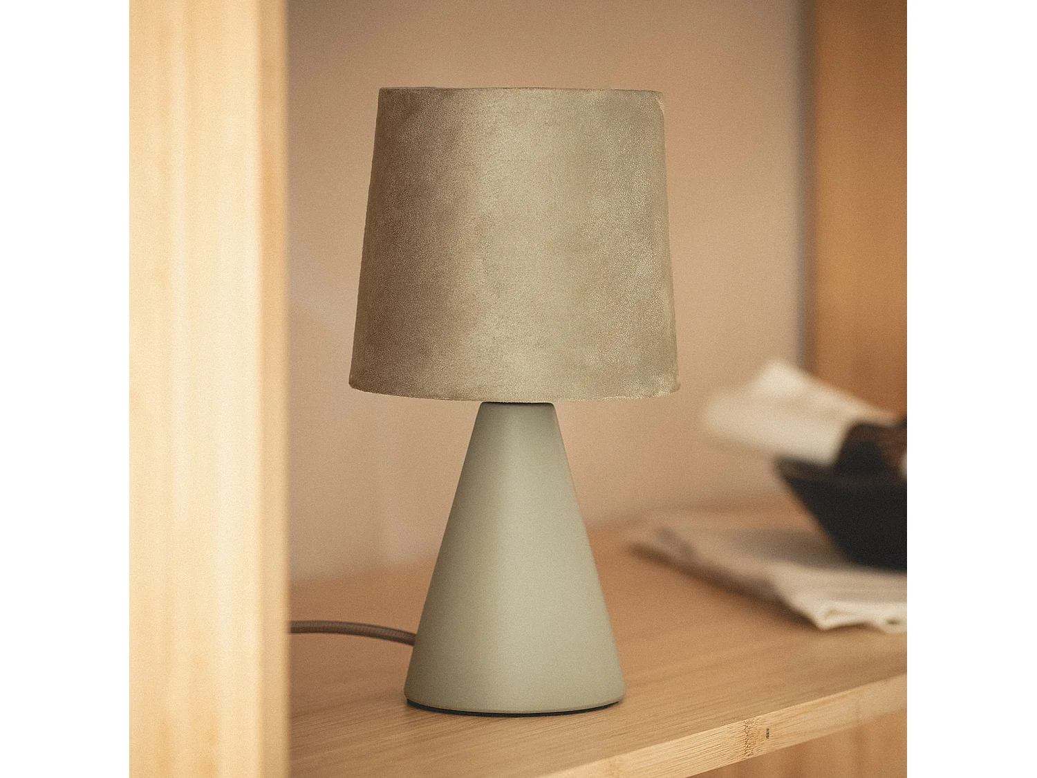 Lampada da Tavolo Ceramica Artzai Verde Oliva