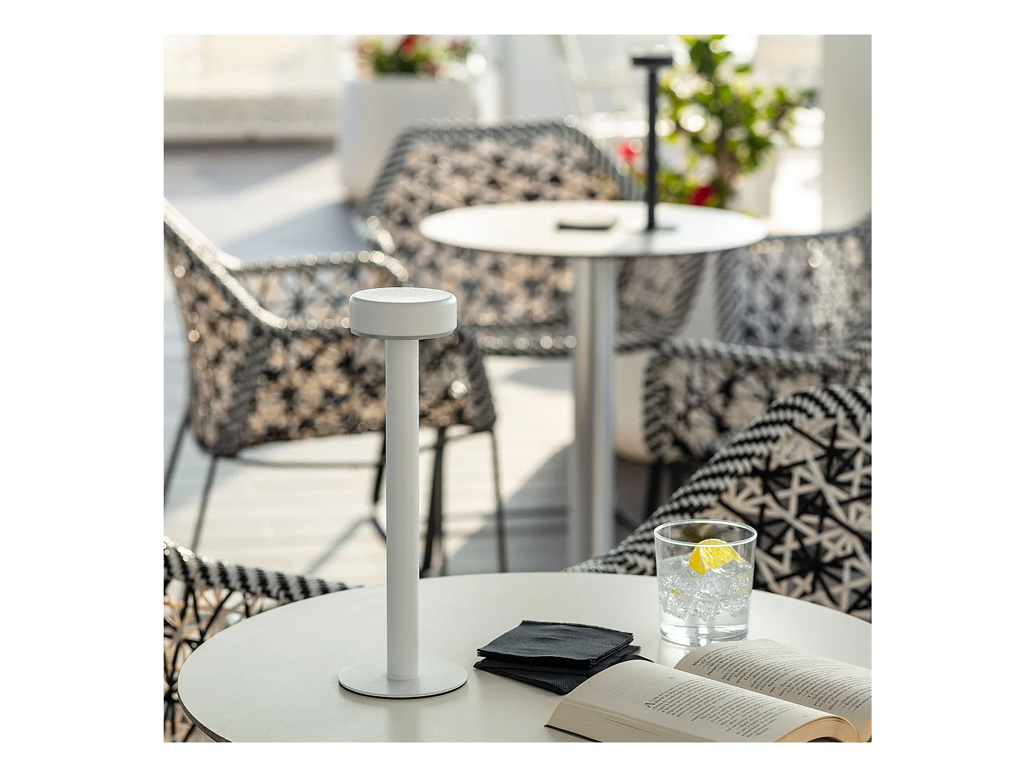 Lámpara de Mesa LED Portátil con Batería USB Recargable Bunza Blanco