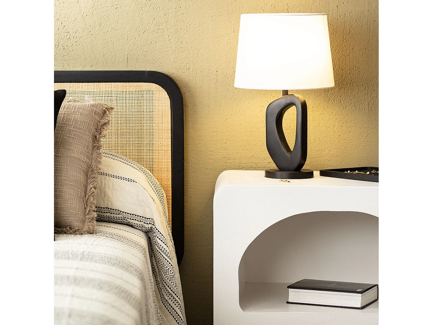 Lampe à Poser Bois Cave ILUZZIA Noir