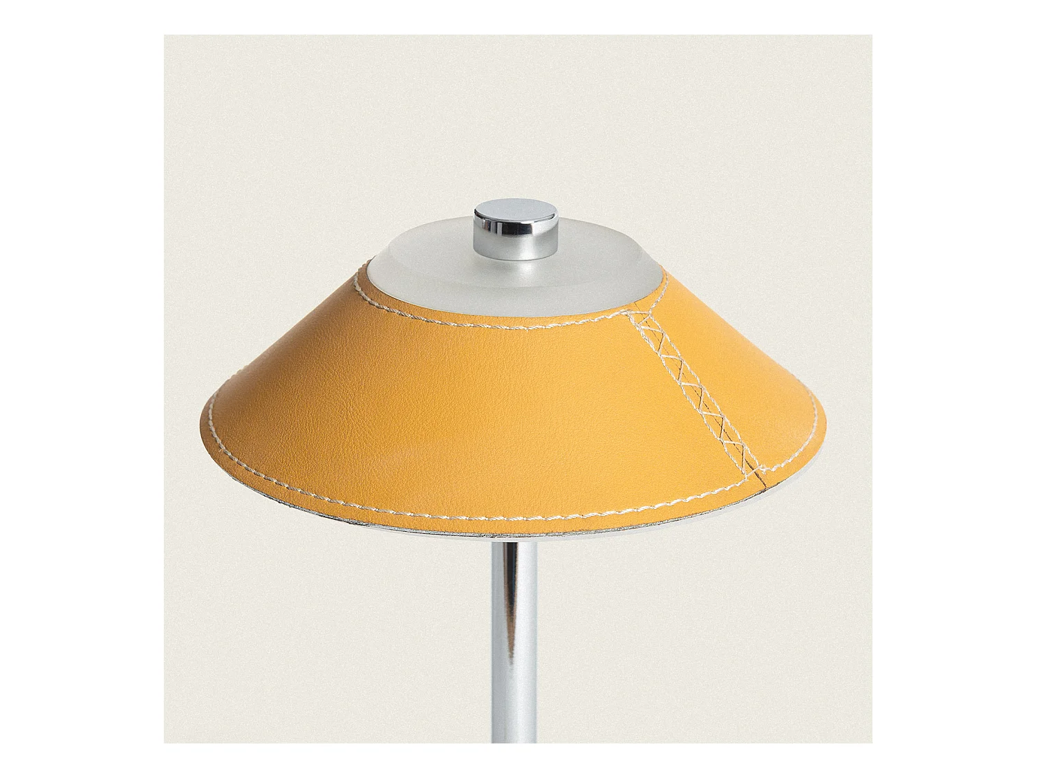 Lámpara de Mesa LED Portátil Cuero y Metal con Batería USB Recargable Tyu Limer Amarillo