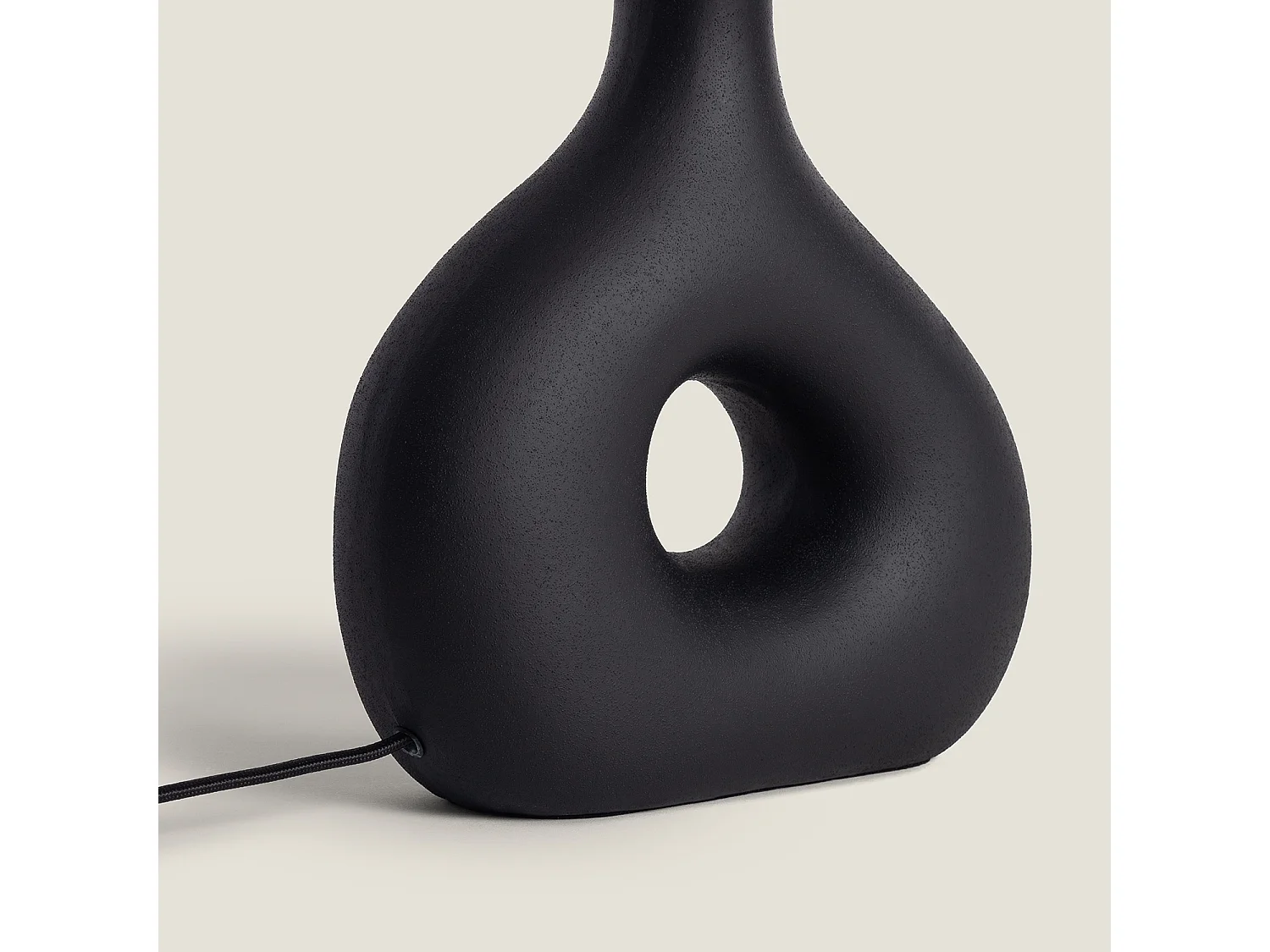 Lámpara de Mesa Cerámica Idala Negro