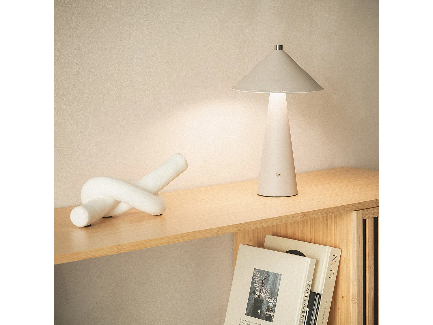 Lampe à Poser LED 3W Portable Cuir et Métal avec Batterie USB Rechargeable Nhalma Brun clair