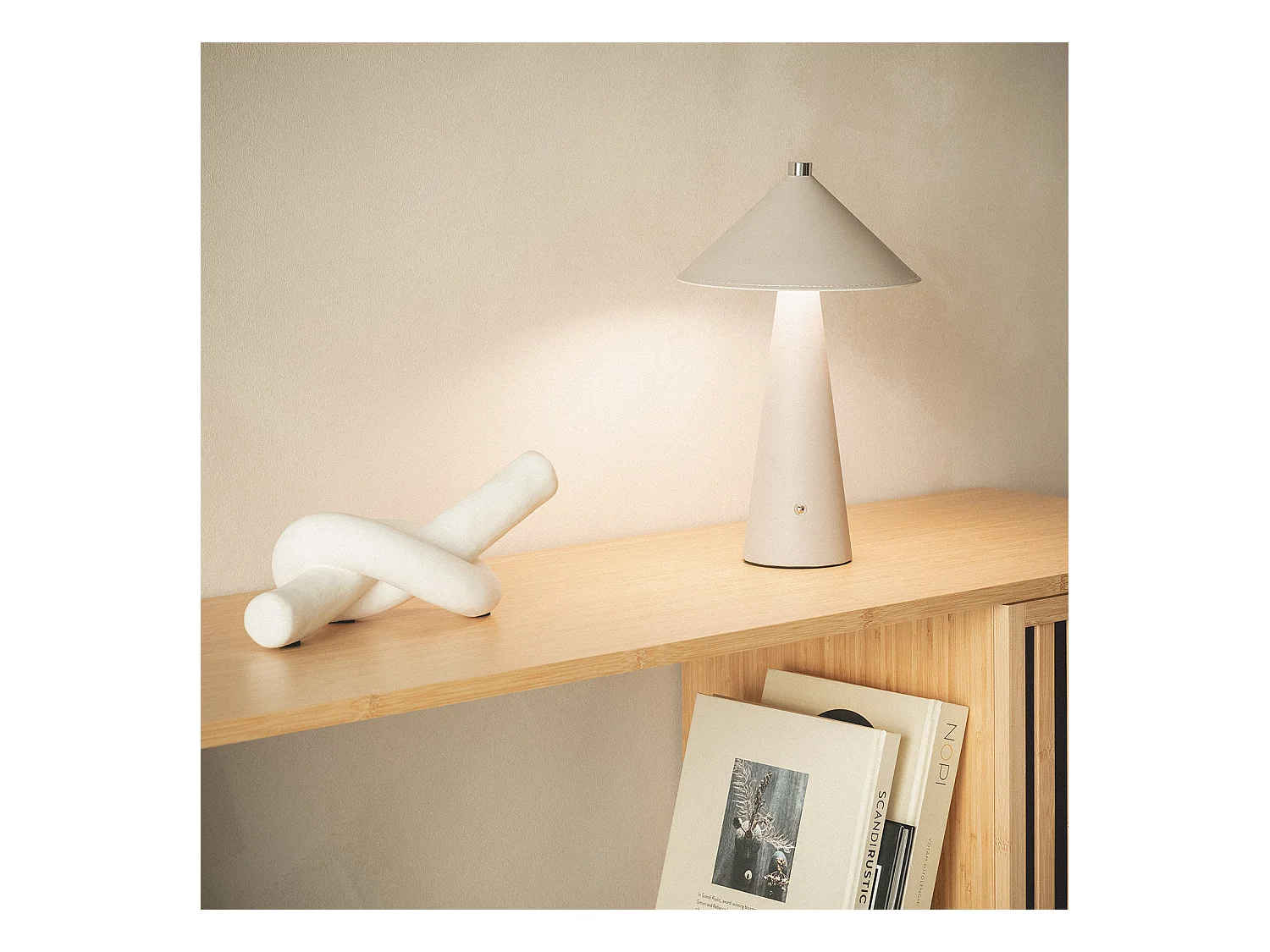 Lampe à Poser LED 3W Portable Cuir et Métal avec Batterie USB Rechargeable Nhalma Brun clair