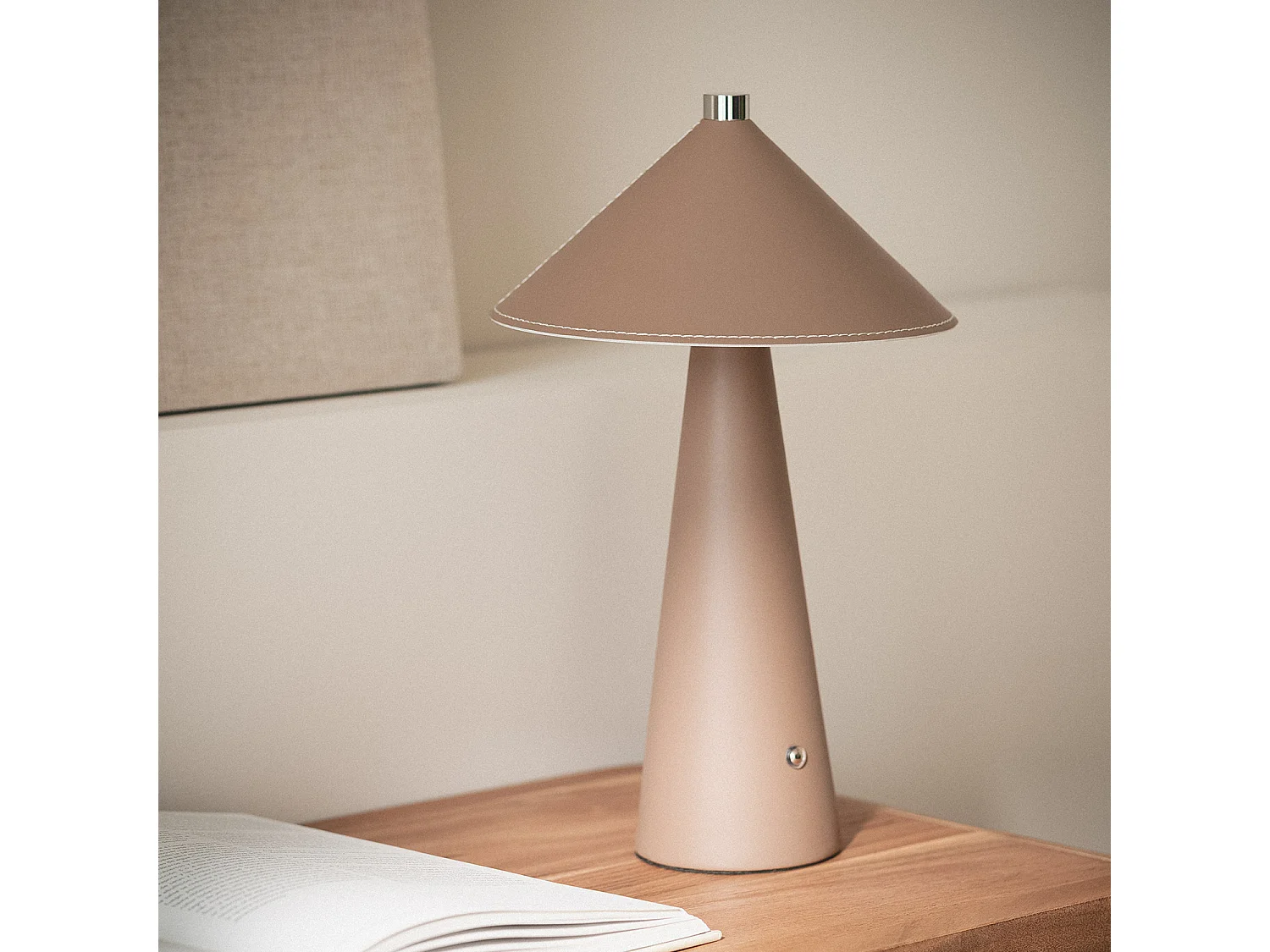 Lampada da Tavolo LED 3W Portatile Cuoio e Metallo con Batteria USB Ricaricabile Nhalma Marrone Chiaro