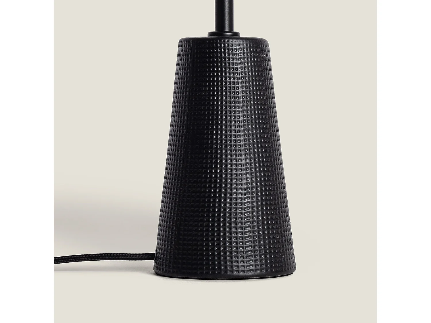 Lámpara de Mesa Cerámica Bajawa Negro