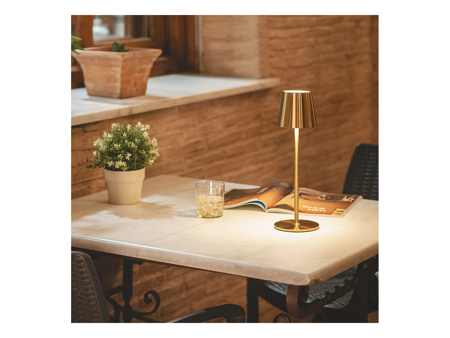 Lámpara de Mesa LED 3W Portátil de Metal con Batería USB Recargable Anisa Dorado