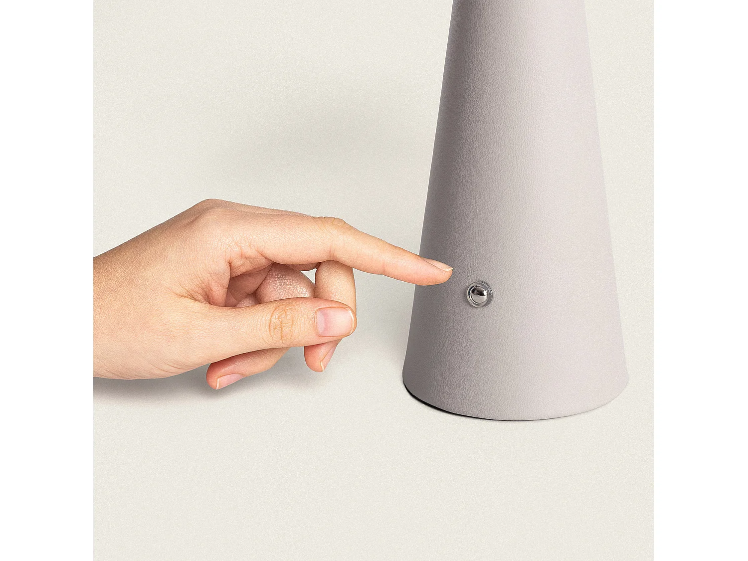 Lampada da Tavolo LED 3W Portatile Cuoio e Metallo con Batteria USB Ricaricabile Nhalma Beige