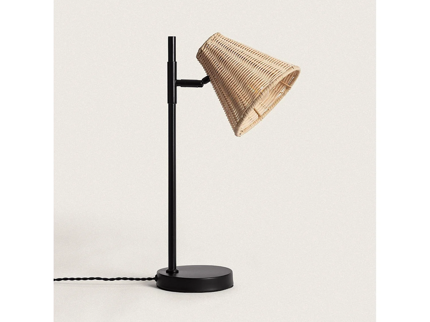 Lampada da Tavolo Metallo e Rattan Cesto Nero