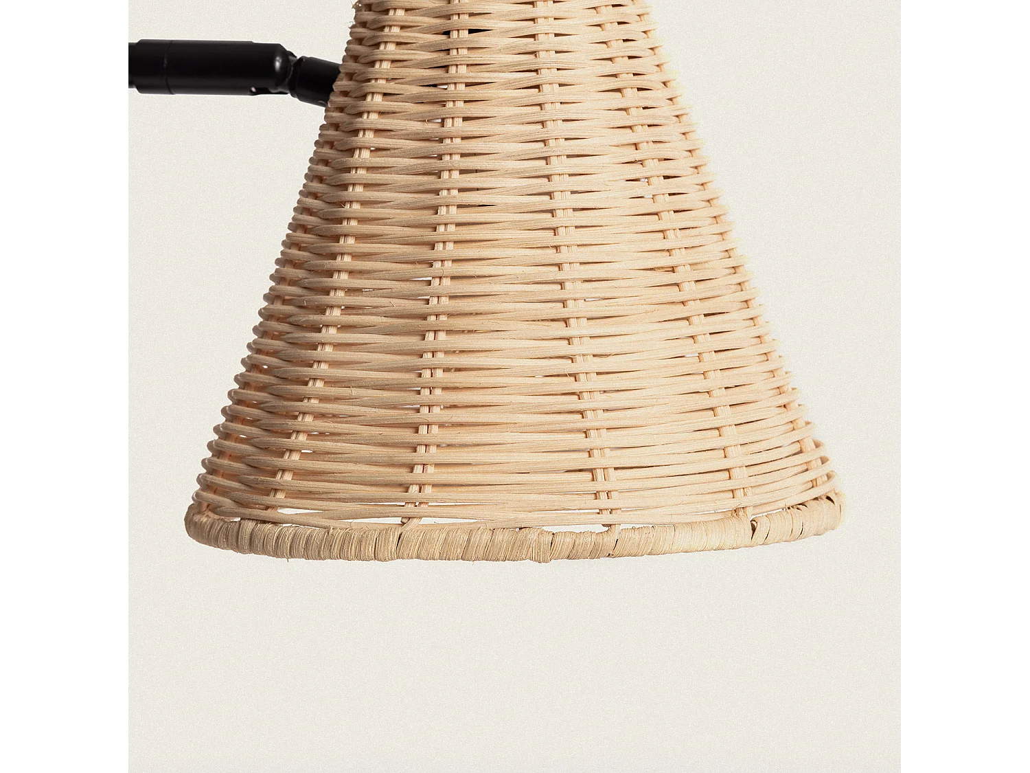 Lampada da Tavolo Metallo e Rattan Cesto Nero