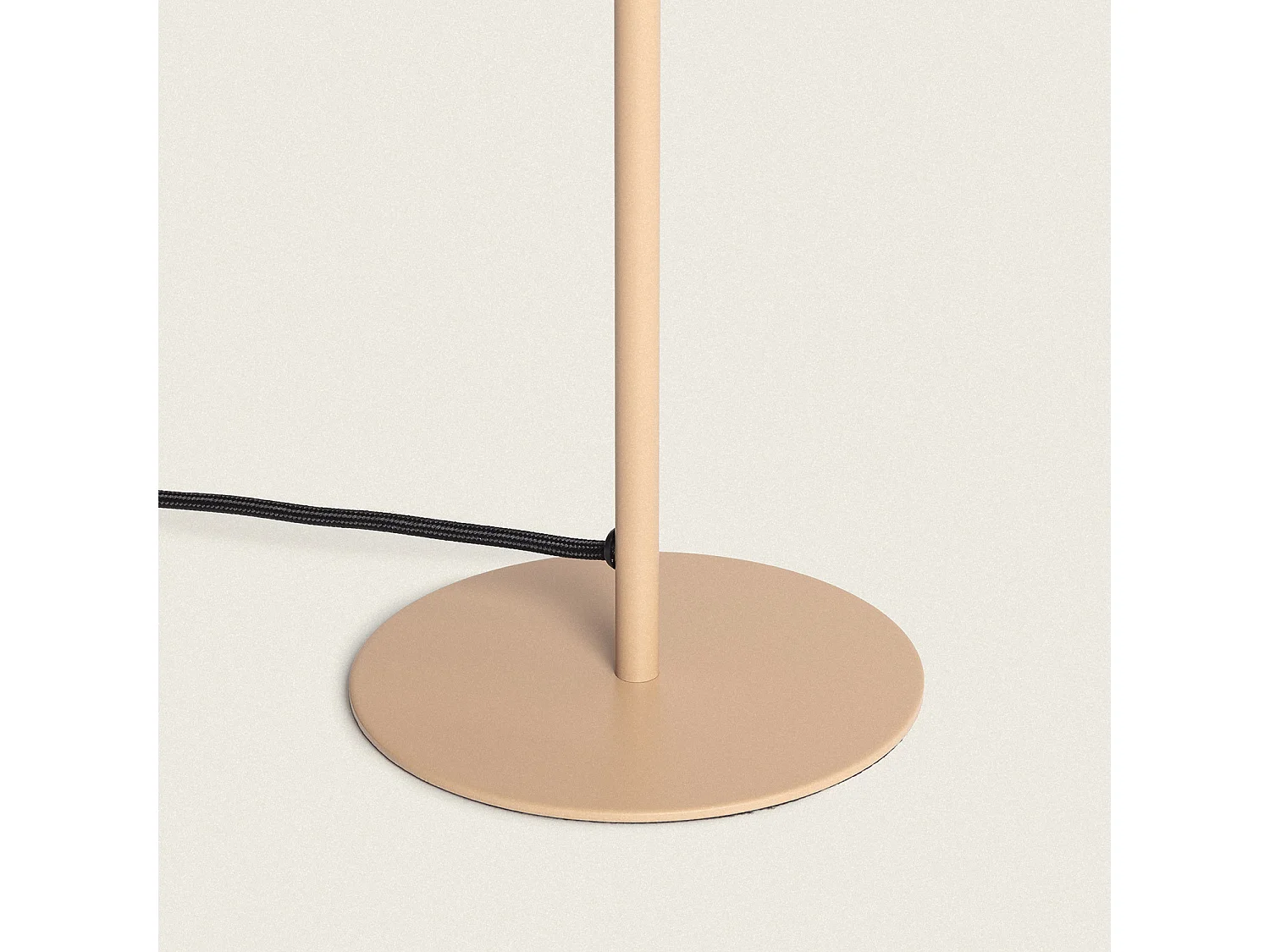 Lampada da Tavolo Alluminio Madow Cammello