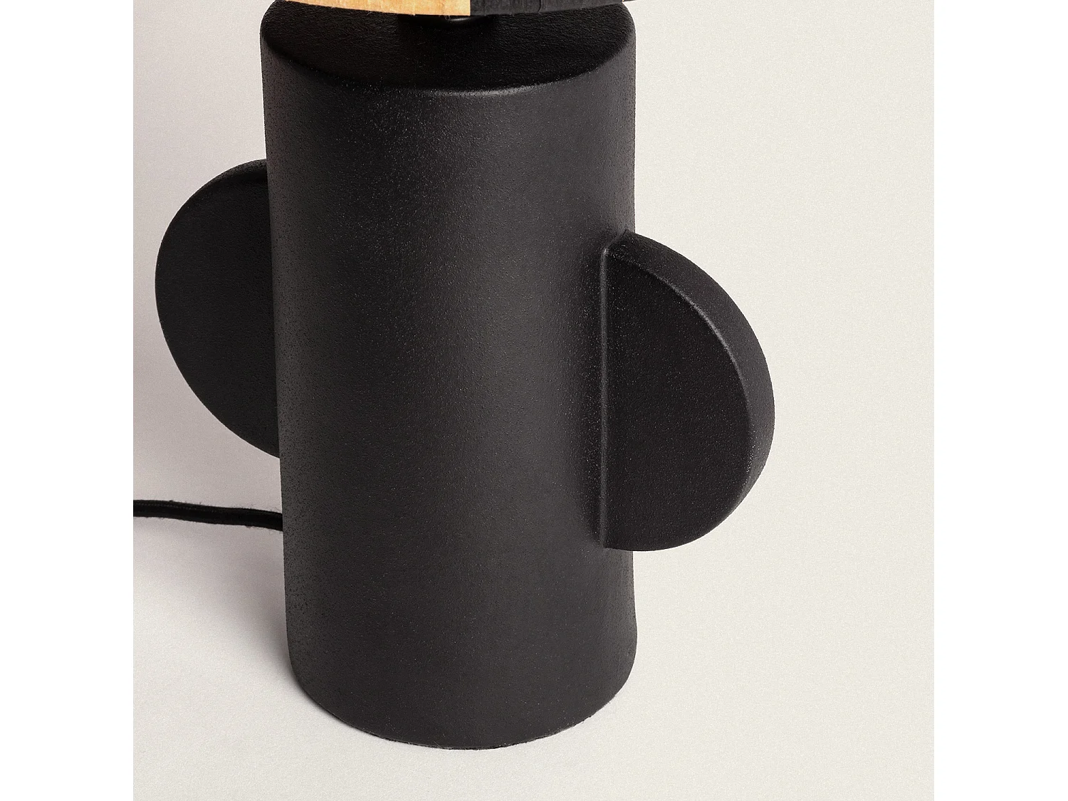 Lampada da Tavolo Ceramica e Rafia Tyler Nero